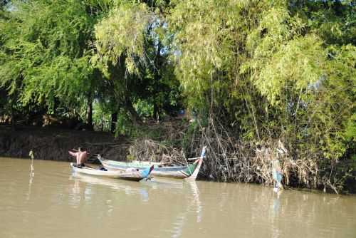 ANGKOR WAT HALF MARATHON 2013